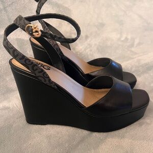 GBG wedge sandals